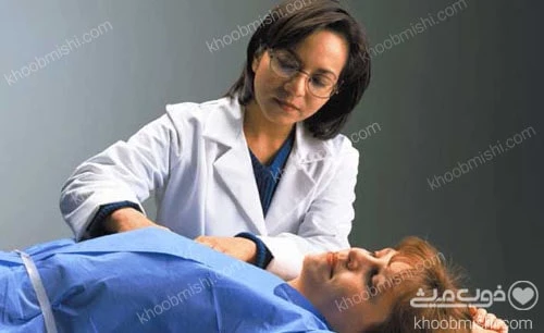 معاینه سینه توسط پزشک