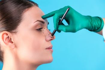 بررسی کامل تکنیک ها و روش های جراحی بینی + مزایا و معایب